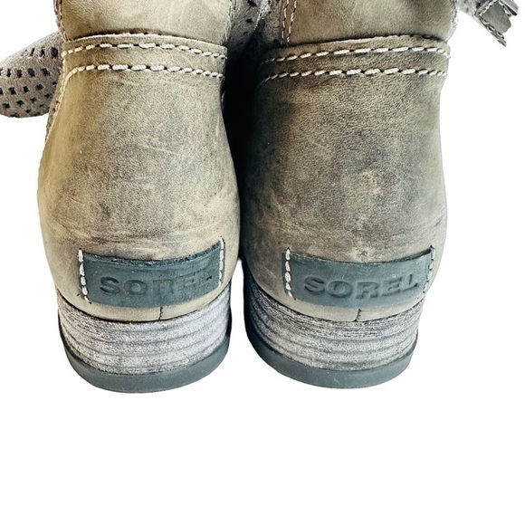 Sorel Major Pull On Perforated Laser Cut Leather Boots Beige &‎ Gray Women’s 8.5 - Picture 11 of 11